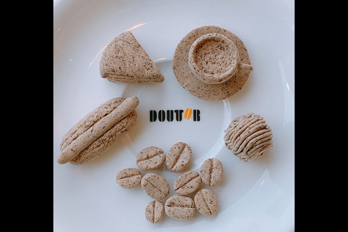 コーヒー粘土？！ドトール開発「子どもが楽しく、食のリサイクルについて学べる」新しい粘土